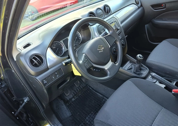 Suzuki Vitara cena 52000 przebieg: 60700, rok produkcji 2016 z Ryki małe 79